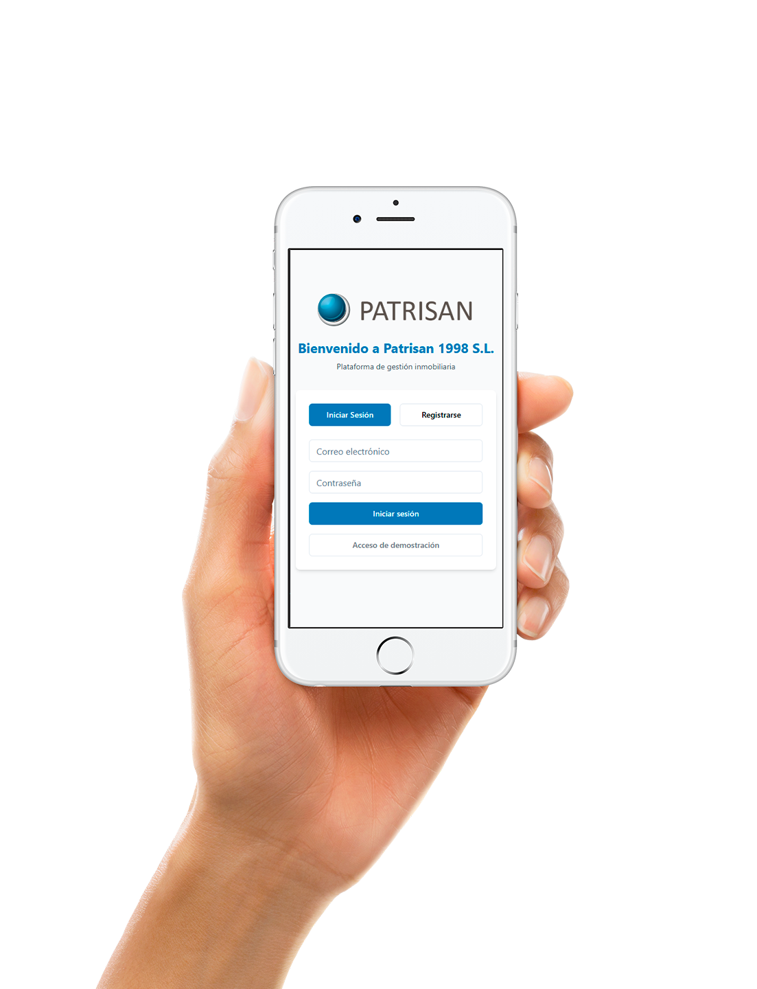 Mano sosteniendo un smartphone con la pantalla de inicio de sesión de la aplicación Patrisan.